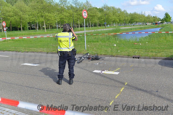 Mediaterplaatse ongeval zwaar voetganger auto diamantlaan hoofddorp 09052019 Image00009
