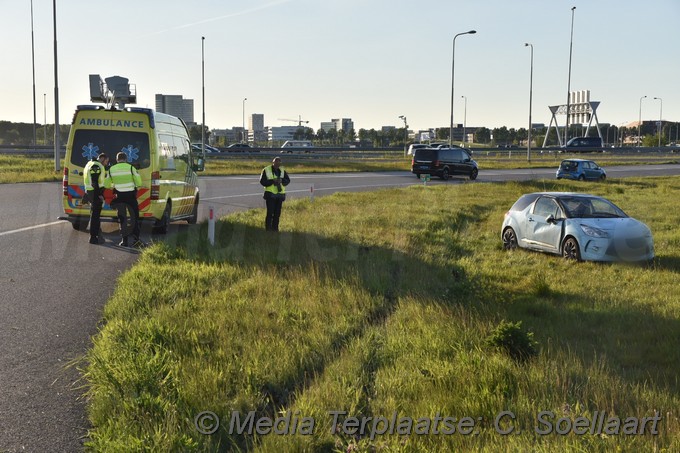 Mediaterplaatse Auto van de weg A4 hoofddorp 12052019 Image00002