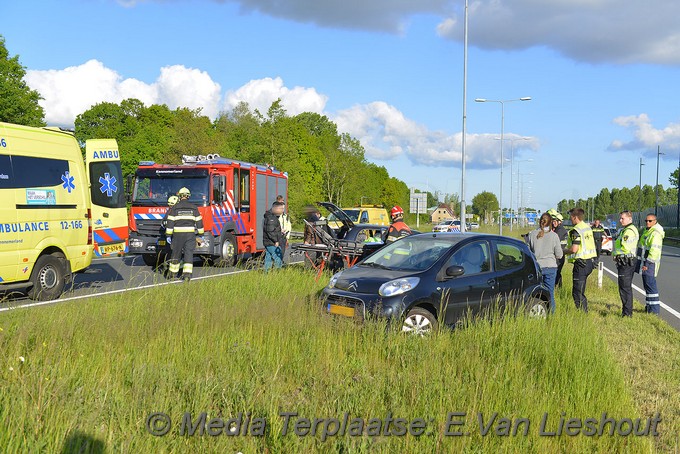 Mediaterplaatse Auto over de kop n201 hoofddorp 12052019 Image00001