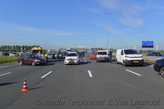 Mediaterplaatse ongeval auto op kant rozenburg a4 nh 24052019 Image00007