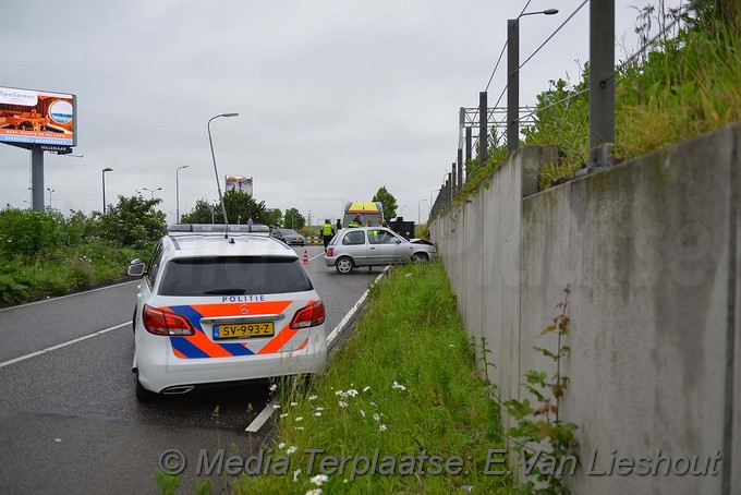 Mediaterplaatse auto tegen muur hoeksteen hoofddorp 29052019 Image00002