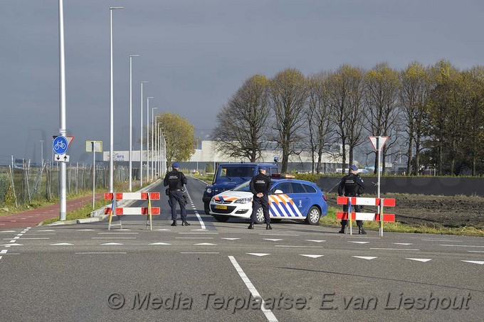 Mediaterplaatse schiphol paniek gevaarlijke stof gevonden 10112016 Image00007