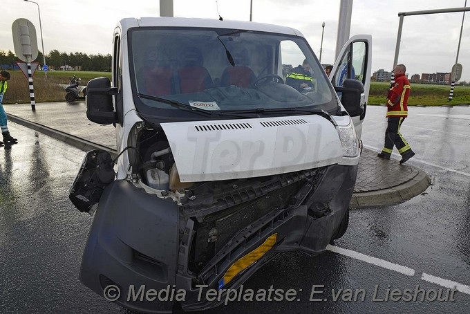 Mediaterplaatse ongeval auto busje n201 schiphol 17112016 Image00005