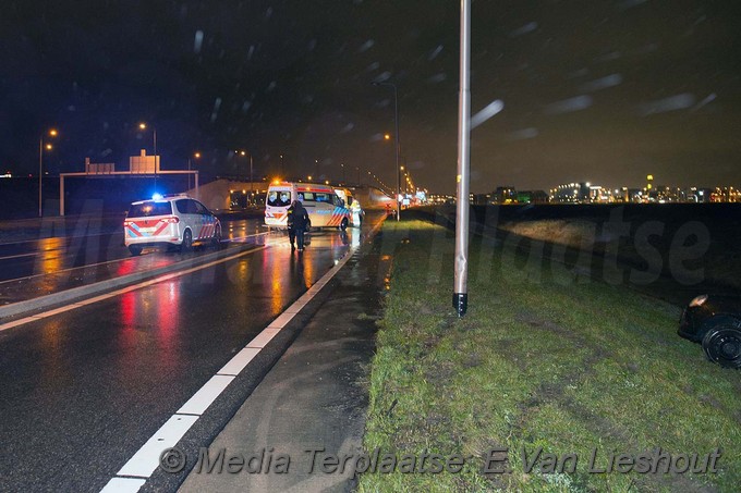 MediaTerplaatse ongeval auto uit bocht hoofddorperdreef hoofddorp 15012018 Image00005