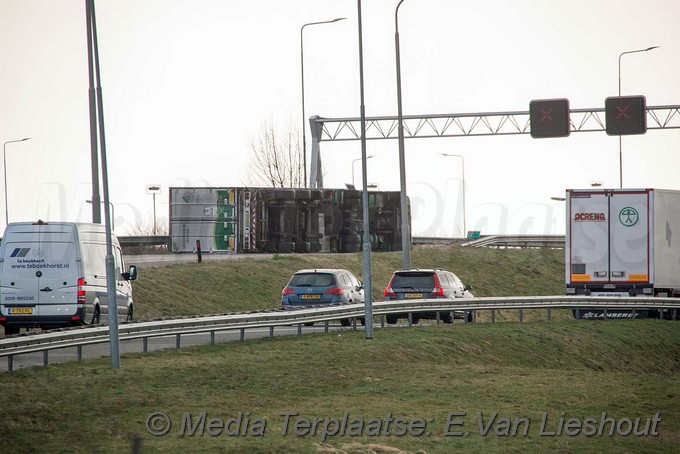 MediaTerplaatse storm pakt autos haarlemmermeer 18012018 Image00005