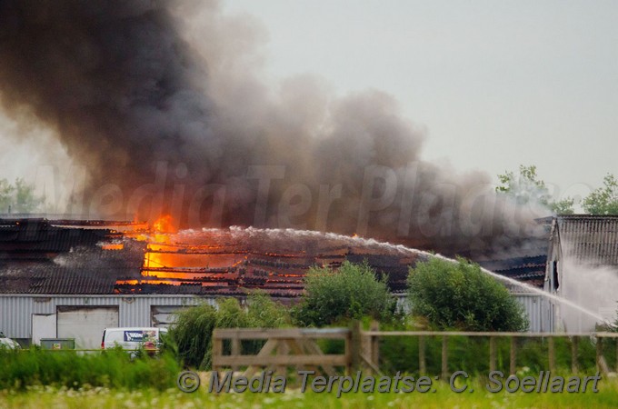 MediaTerplaatse grote brand boesingheliede 02082017 Image00016