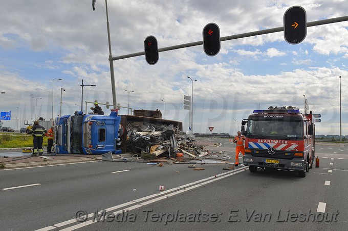 MediaTerplaatse ongeval vrachtwagen om hoofddorp 15082017 Image00005