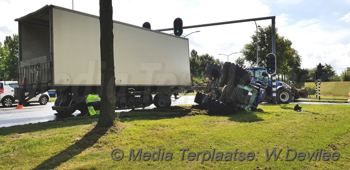 Mediaterplaatse tractor om almere 15082019 Image00001
