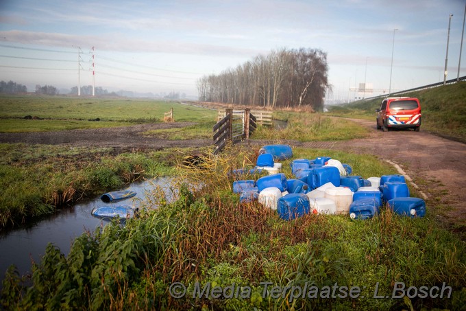 Mediaterplaatse dumping gevaarlijke stoffen haarlemerliede 01122019 Image00011