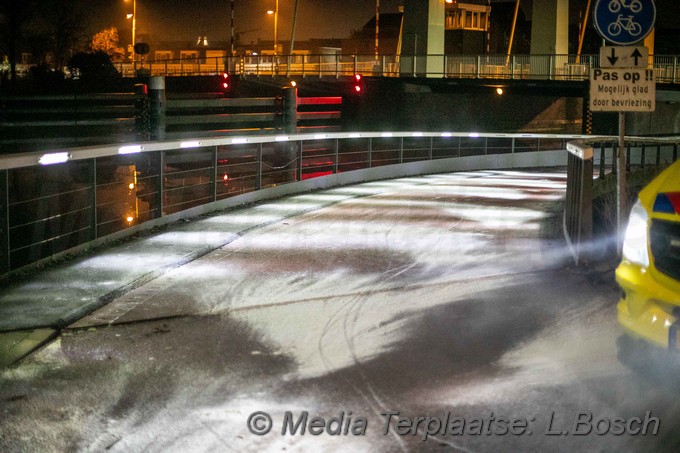 Mediaterplaatse sooterrijder onderuit door gladheid haarlem 30112019 Image00004