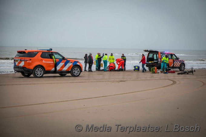 Mediaterplaatse fietser krijgt hart aanval bloemendaal 13122019 Image00001