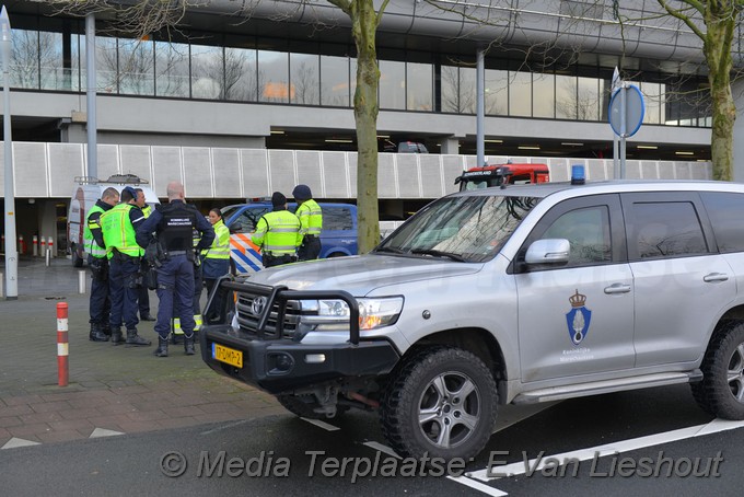 Mediaterplaatse verdacht pakje in auto 23122019 Image00005