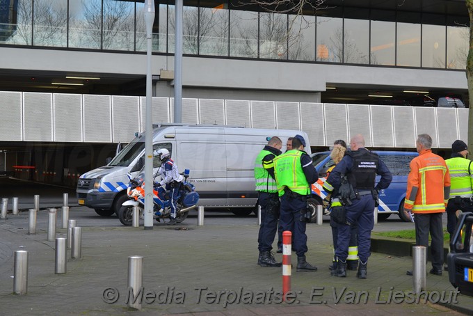 Mediaterplaatse verdacht pakje in auto 23122019 Image00006