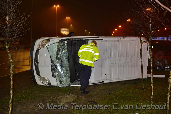 Mediaterplaatse busje kop schiphol 05022017 Image00015