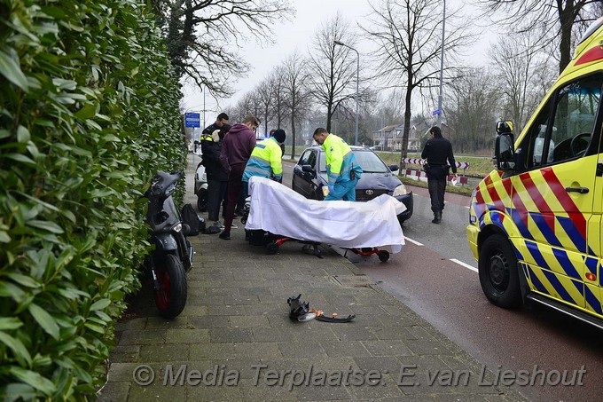 Mediaterplaatse ongeval auto scooter hooftdorp 08022017 Image00004