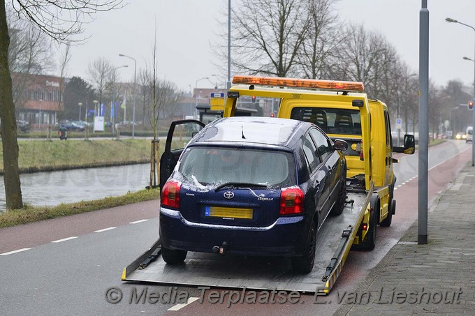 Mediaterplaatse ongeval auto scooter hooftdorp 08022017 Image00009