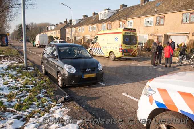 Mediaterplaatse ongeval busje auto zwanenburg 1322017 Image00004