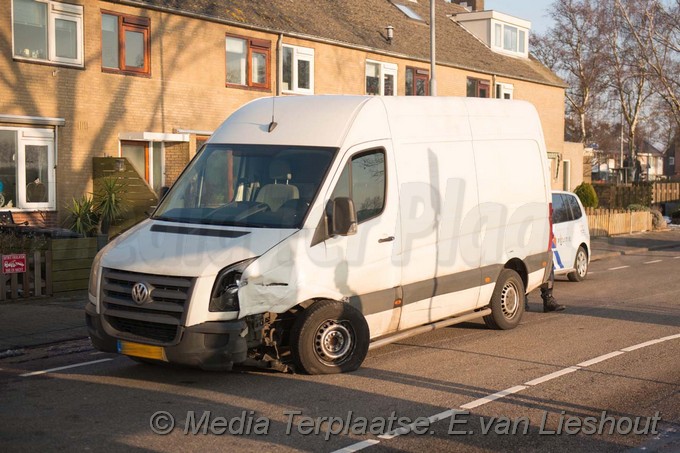 Mediaterplaatse ongeval busje auto zwanenburg 1322017 Image00009