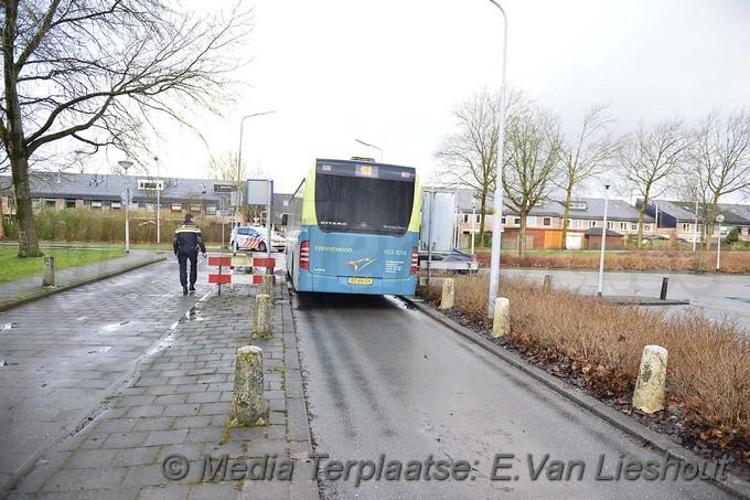 Mediaterplaatse ongeval taxi en bus hoofddorp 28022017 Image00004