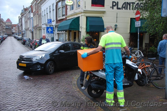 Mediaterplaatse ongeval scootor auto leiden 04092016 Image00003