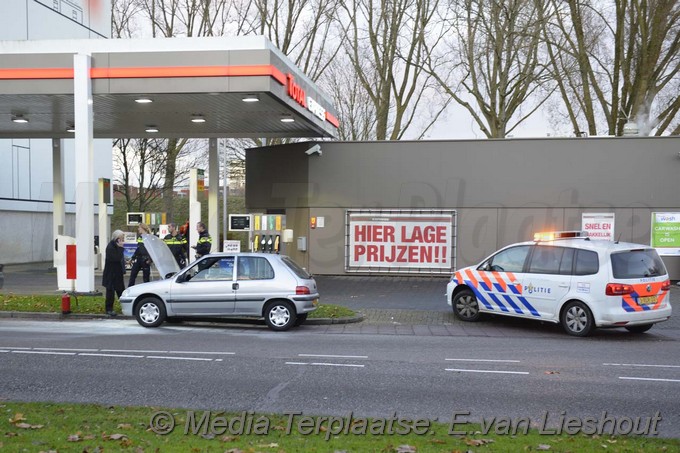 Mediaterplaatse auto brand hoofddorp 02122016 Image00001