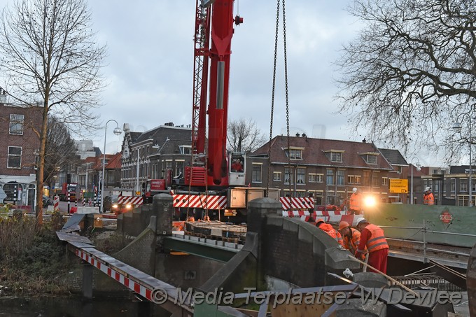 Mediaterplaatse eerste brugdelen jan van houtbrug leiden WPF 11122016 Image00102