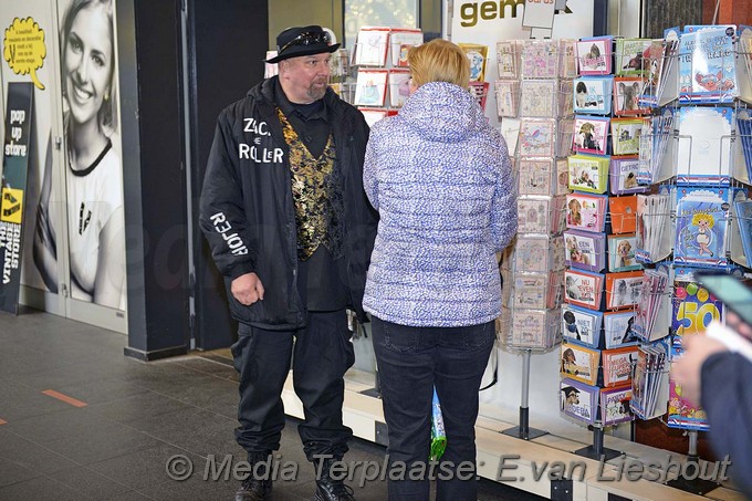 Mediaterplaatse dororijder actie tegen zakkenrollers hoofddorp 16122016 Image00002