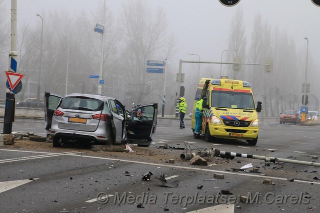 Mediaterplaatse ongeval zwaar ongeval aalsmeer 29122016 Image00009
