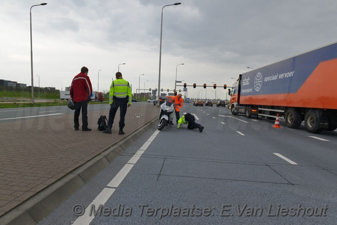 Mediaterplaatse motorrijder onder uit schiphol 17042019 Image00003