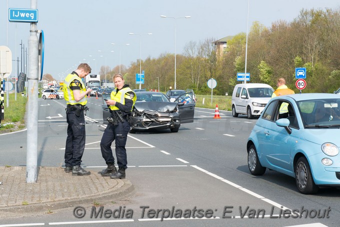 Mediaterplaatse ongeval n201 veel schade 17042019 Image00002