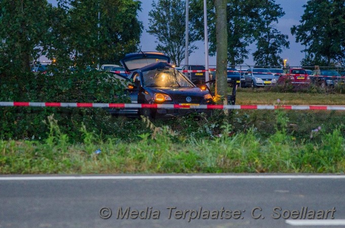 Mediaterplaatse ongeval auto boom schiphol 01102016 Image00009