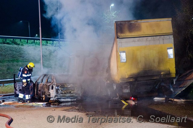 Mediaterplaatse auto vrachtwagen brand abbenes 26102016 Image00001